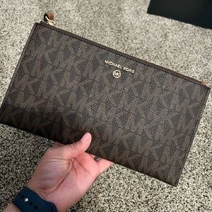 Michael Kors Jet Set Large Logo Wristlet - Brown